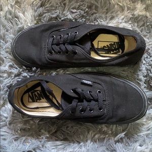 VANS shoes (size 5.5 men / 7 women)